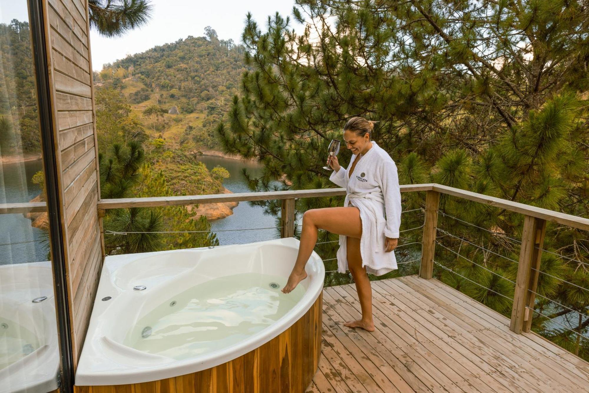 Cabanas Refugio Himalaya Guatapé Exteriör bild